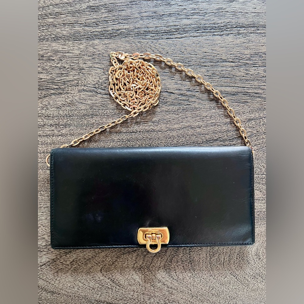 Authentic Salvatore FERRAGAMO Gancini Leather WOC, COA